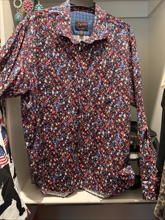 Egara Other - Floral Button-Down Shirt in Multi-Color